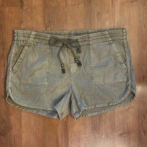 Level 99 Tori Shorts - Size Medium with a 3” inseam. Brand New!
